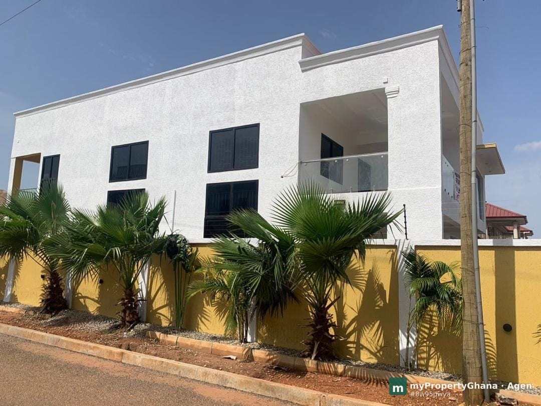 Executive 4-Bedroom House for Rent in Oyarifa