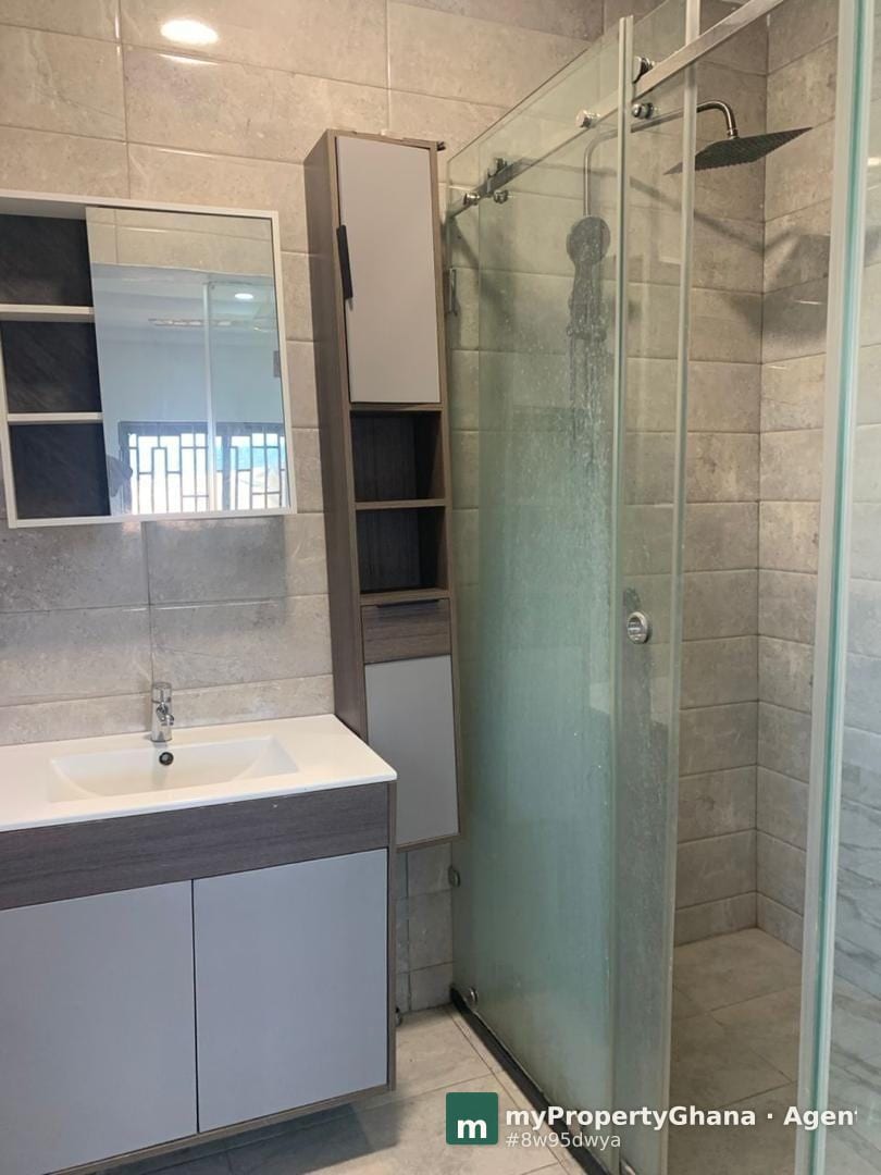 Executive 4-Bedroom House for Rent in Oyarifa
