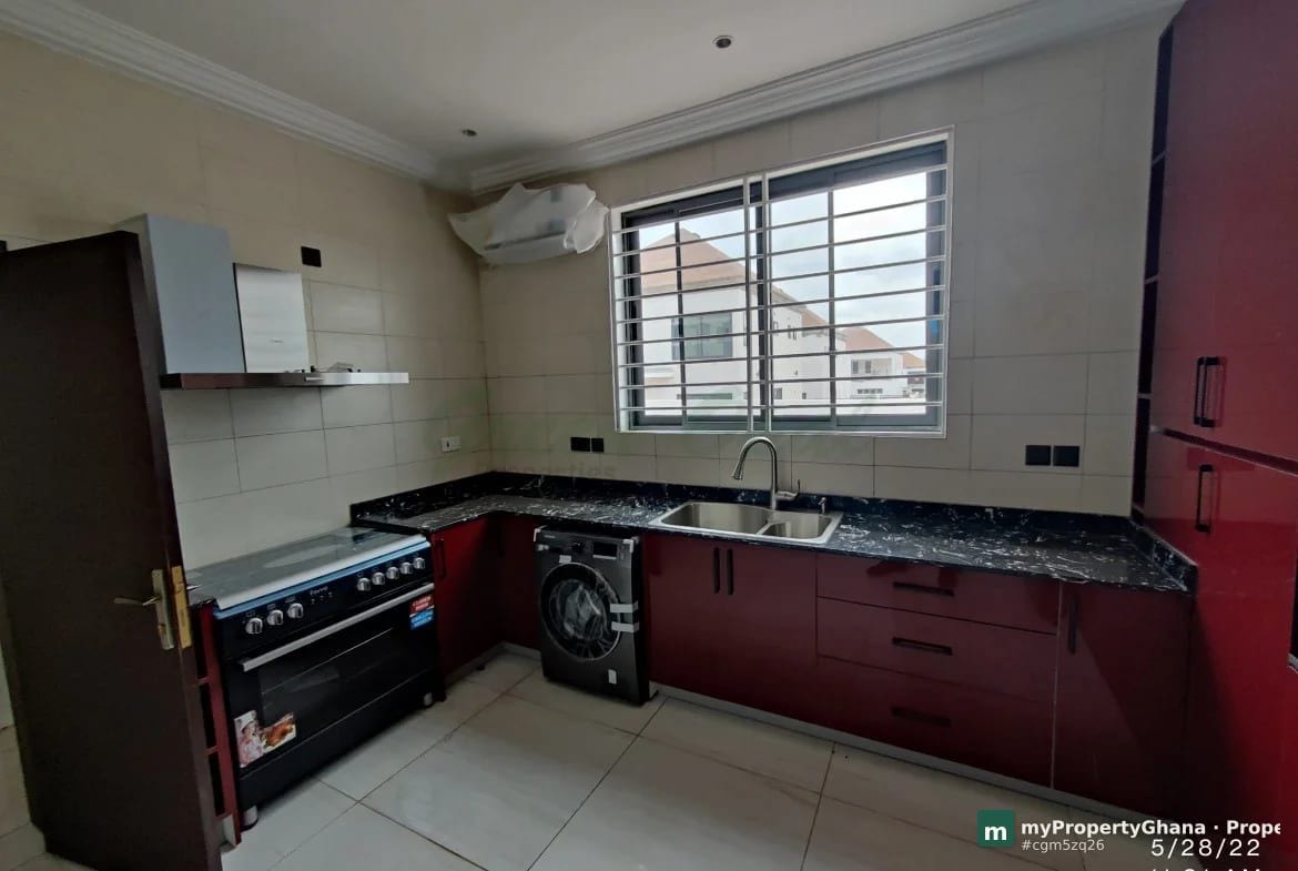 Luxury 4 Bedroom Mansion with Staff Quarters – Adenta, Accra