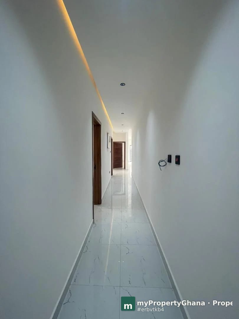 3-bed bungalow in Ayimensah