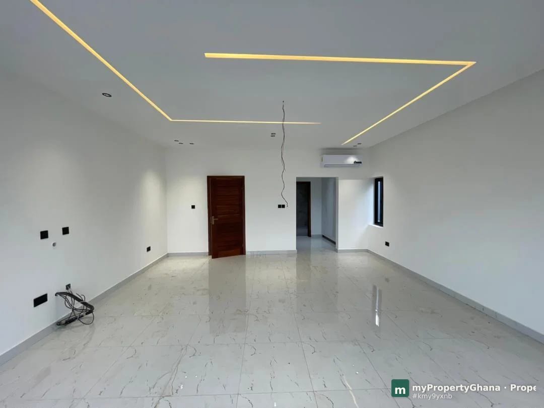 4-bed duplex with boys quarters in Ayimensah