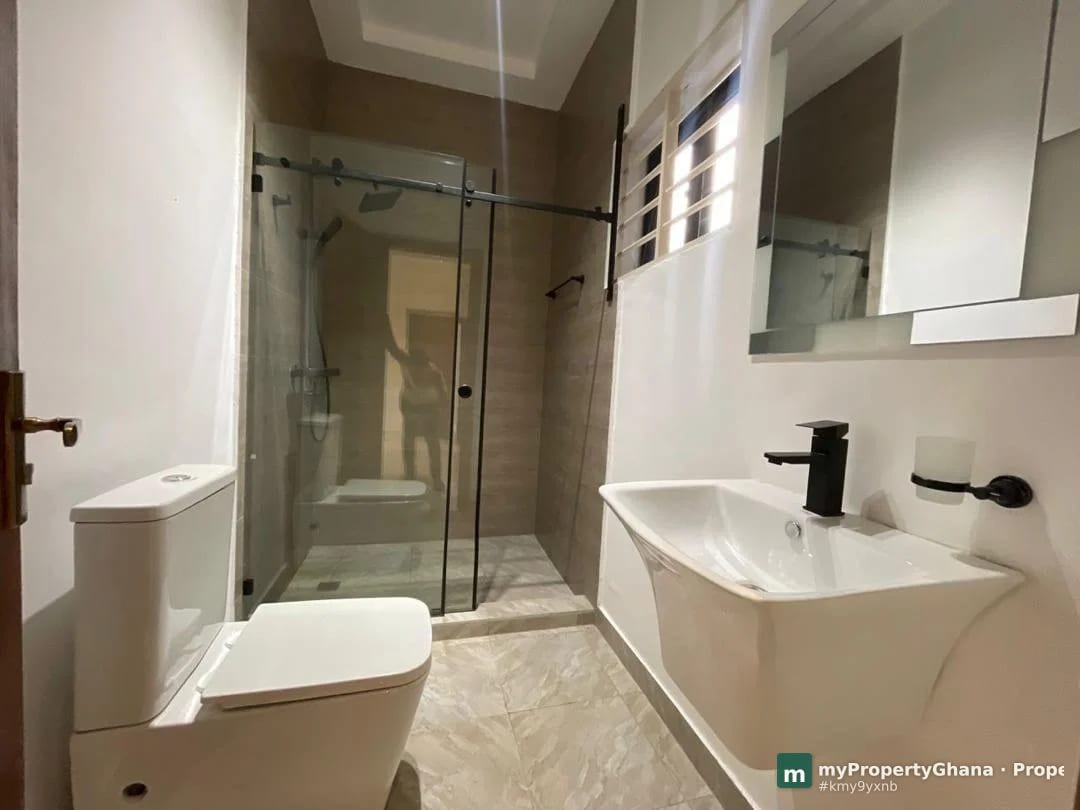 4-bed duplex with boys quarters in Ayimensah