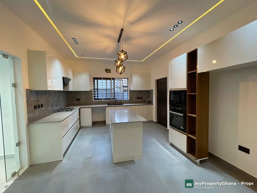 4-bed duplex with boys quarters in Ayimensah